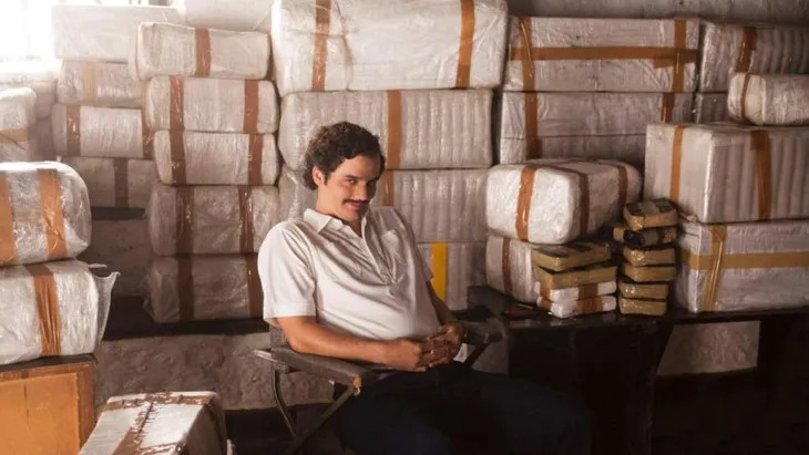 3433 100863 - Narcos Legenda