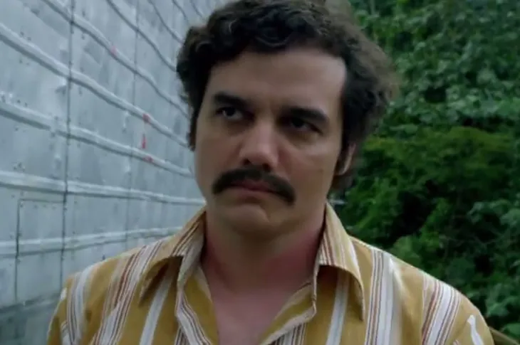 3433 100867 - Narcos Legenda