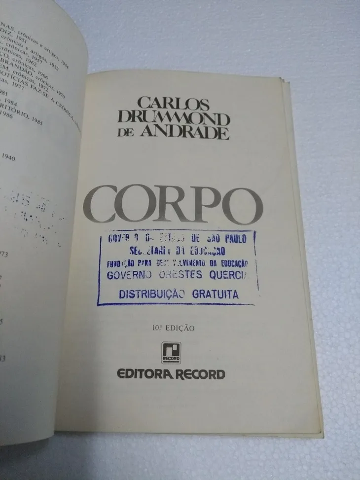 3798 110281 - Poema Sobre O Corpo